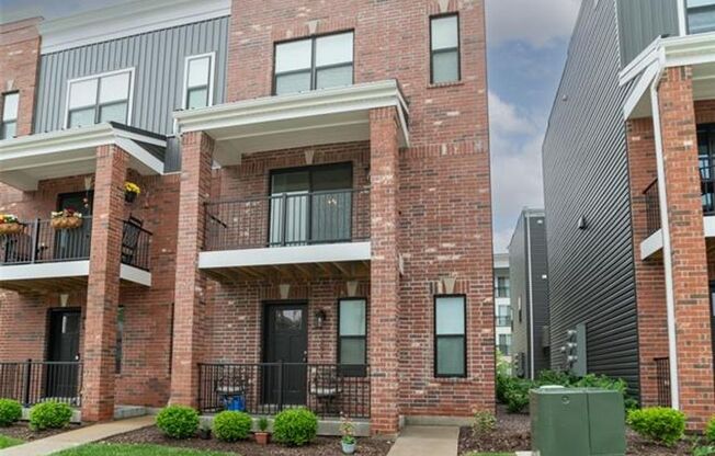 2 beds, 2 baths, 1,154 sqft, $2,500, Unit Daggett Avenue- 5004