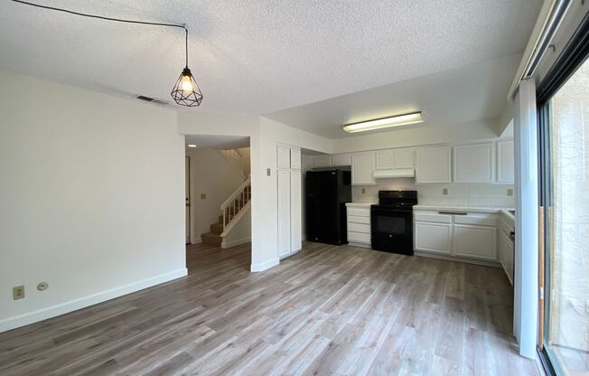 3Bd/2.5Ba house in Shadowridge!