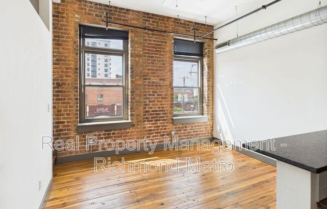 1322 W Broad St