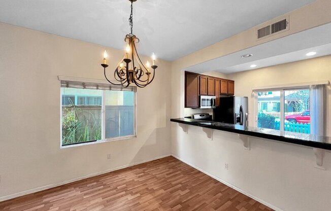 1468 NORMANDY DR