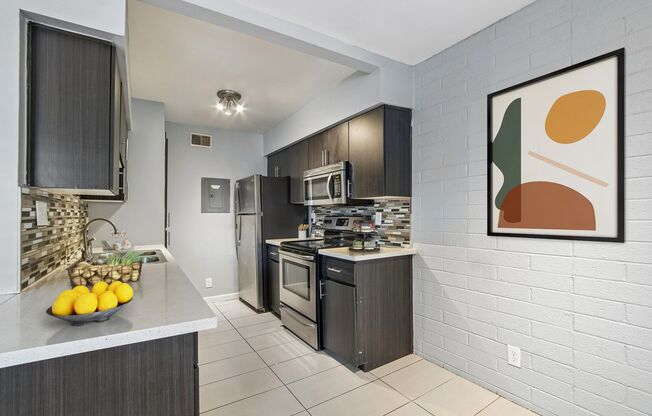 3 beds, 2 baths, 1,100 sqft, $1,950, Unit 16