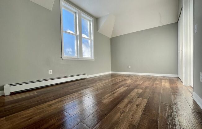 2 beds, 1 bath, 1,000 sqft, $1,000, Unit Unit # 3