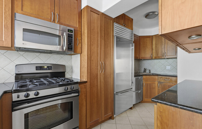 4 beds, 3 baths, 2,200 sqft, $15,500, Unit 6H