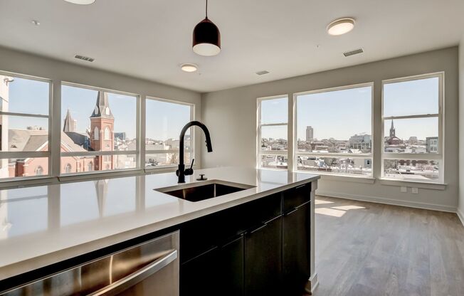 For Rent: Modern Urban Living at 115 W Hamburg – Your Ideal City Retreat Awaits!