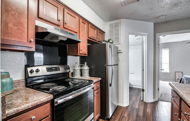 Willowbend Lake - PRE-LEASING RENOS!
