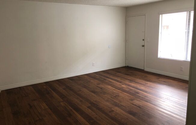 2 beds, 1 bath, $3,200