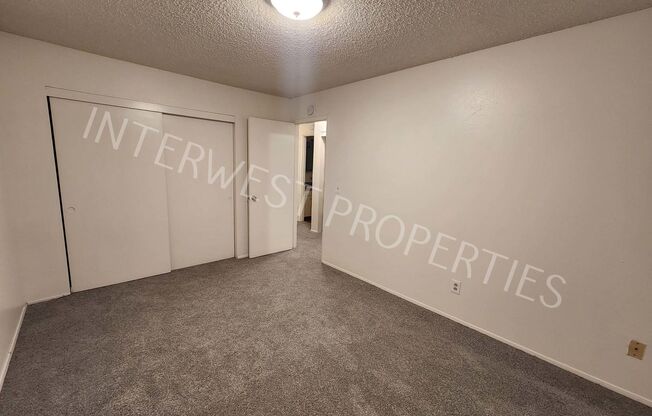 2 beds, 1 bath, 864 sqft, $1,450, Unit 020