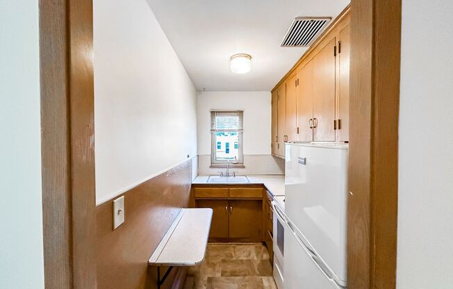 1 bed, 1 bath, 550 sqft, $975, Unit 207
