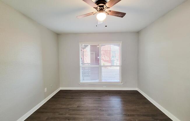 2 beds, 2 baths, 978 sqft, $1,279