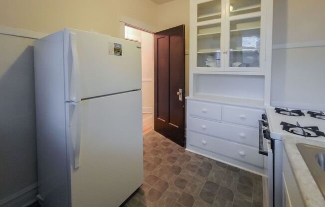 Studio, 1 bath, 375 sqft, $1,325, Unit 4844-3