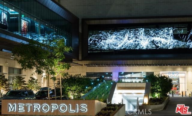 1 bed, 1 bath, 740 sqft, $3,100, Unit 902