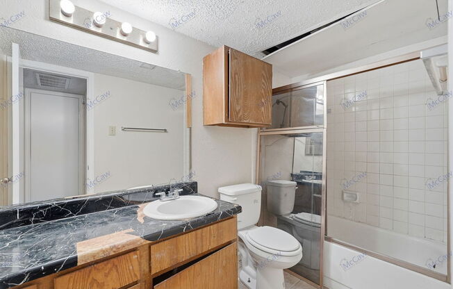 1 bed, 1 bath, 550 sqft, $1,000, Unit 321