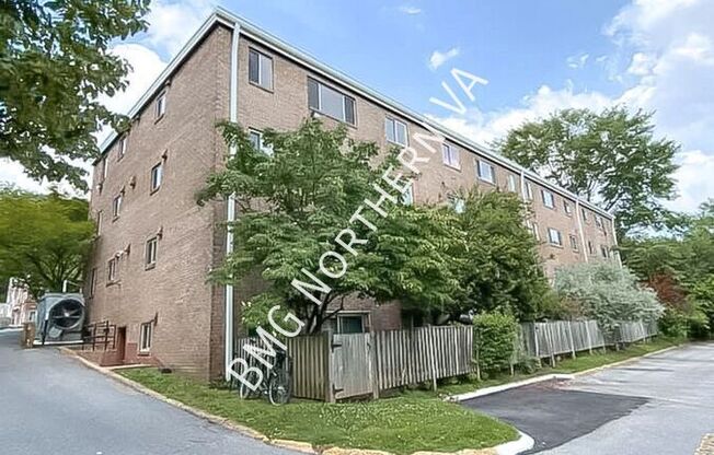 4570 MacArthur Blvd NW Unit 202