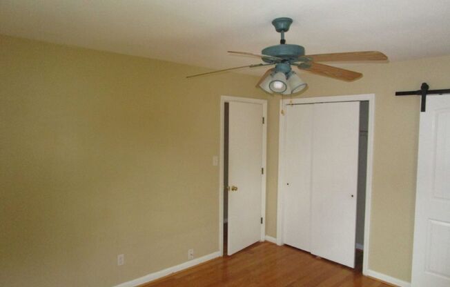 3 beds, 2 baths, $1,500