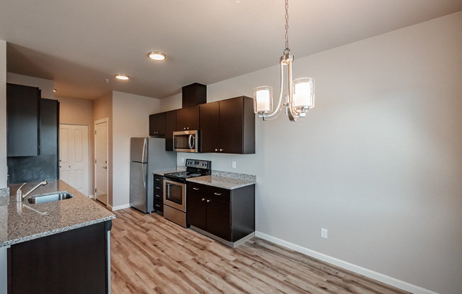 2 beds, 2 baths, 952 sqft, $1,695, Unit 745-202