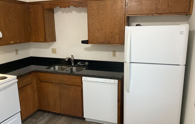 2 beds, 1 bath, 860 sqft, $1,249, Unit 2552