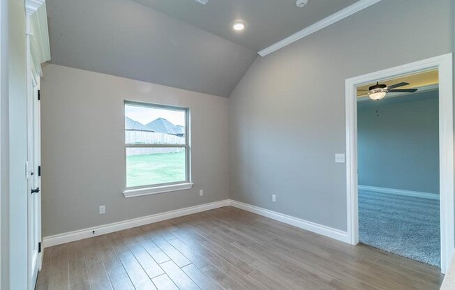 Gorgeous 4 bed 3 bath home in East Edmond- Storm Shelter