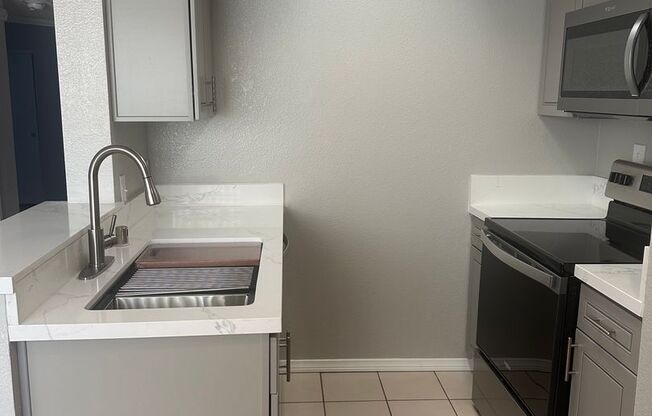 2 beds, 2 baths, 780 sqft, $2,375, Unit 317