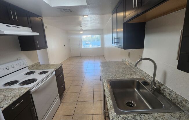 2 beds, 1 bath, 950 sqft, $1,225, Unit 105