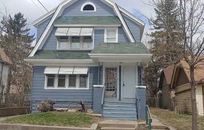 616 W CHAMBERS