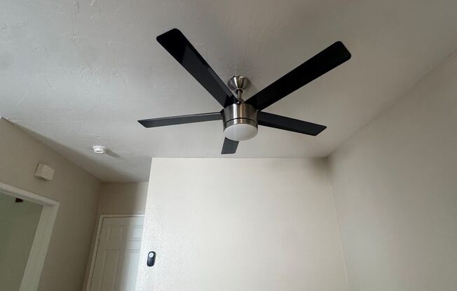 1 bed, 1 bath, 640 sqft, $2,295, Unit 216