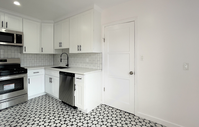 5701 San Vicente Blvd