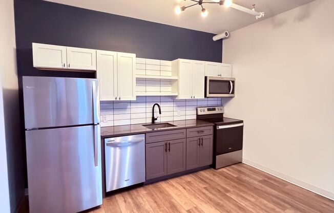 1 bed, 1 bath, 635 sqft, $1,850, Unit Unit 302