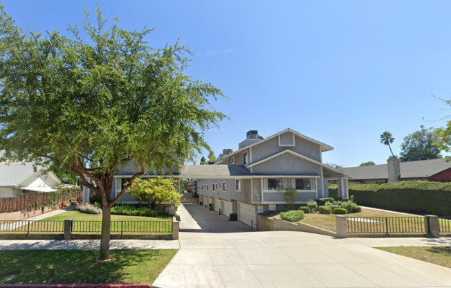 Large 2 Bedroom 2.5 Bathroom, multi-level Townhouse for rent in East Pasadena!