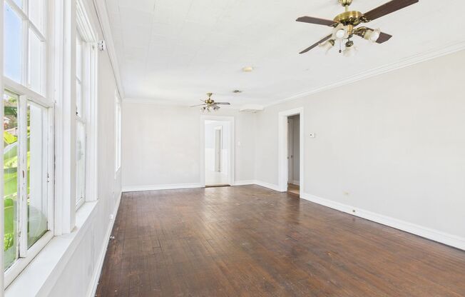 3 Bedroom, 1 Bathroom NOW Available!