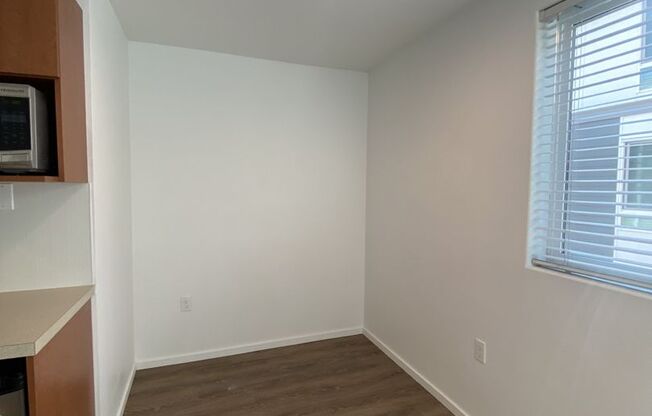 Studio, 1 bath, 180 sqft, $1,245, Unit 3411