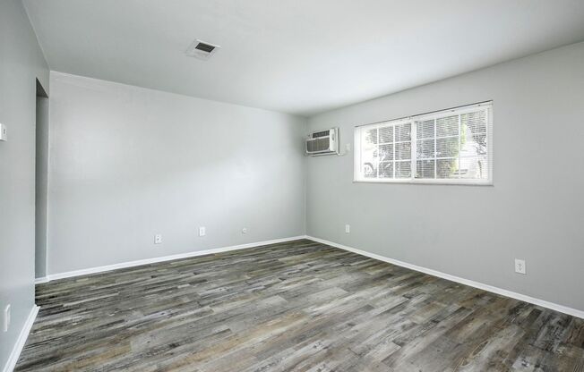 2 beds, 1 bath, 685 sqft, $1,075