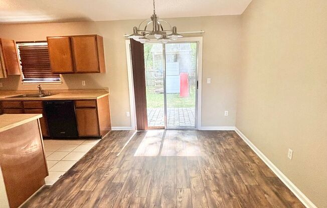 5219 Brentview
