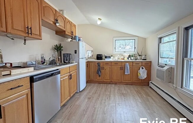 539 541 COMMONWEALTH AVE