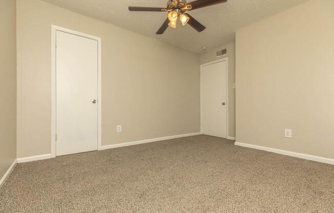 3 beds, 2 baths, 1,250 sqft, $1,275