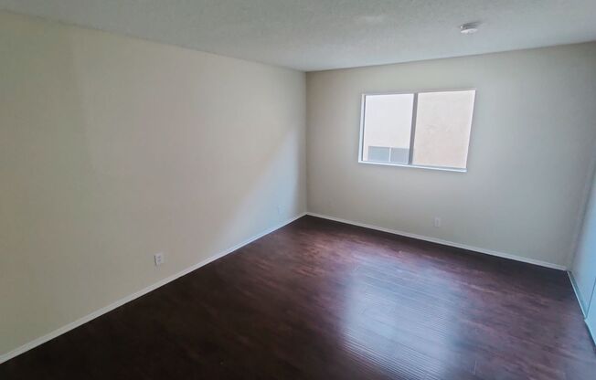 2 beds, 2 baths, $2,095, Unit 107