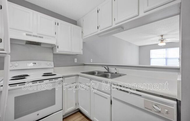 307 K COUNTRY CLUB DR NE