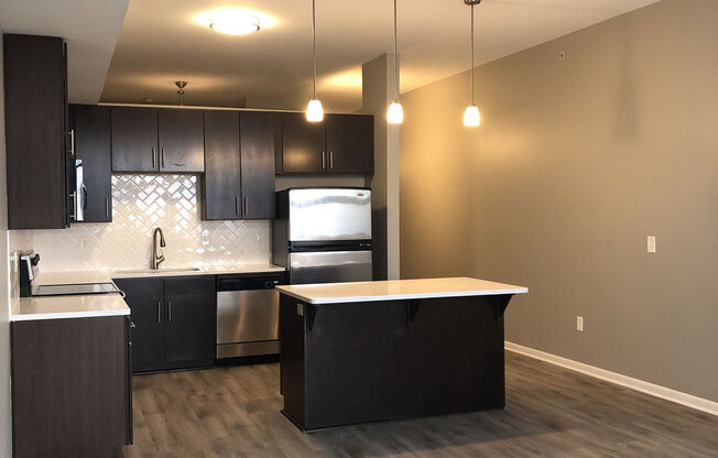 1 bed, 1 bath, 834 sqft, $1,282