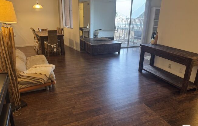 1 bed, 2 baths, 850 sqft, $3,900, Unit 209