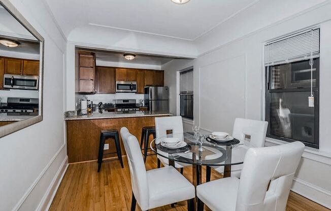 The Chatelaine - Dininig Room