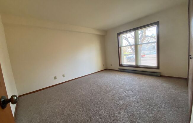 2 beds, 1 bath, 950 sqft, $1,765, Unit 493HB - HPCI, II