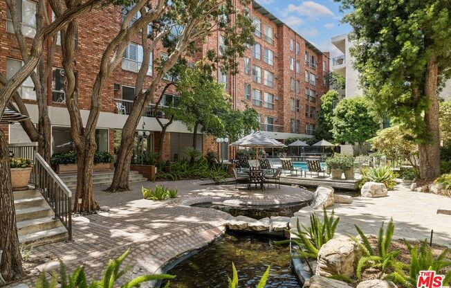 2 beds, 1 bath, 980 sqft, $3,700, Unit 539