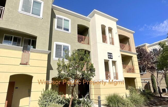 NEW PRICE ! Super Location ! Downtown San Ramon ! Newer Park Central Community !