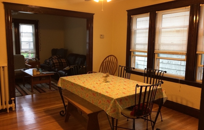 2 beds, 1 bath, 1,200 sqft, $2,500, Unit 1