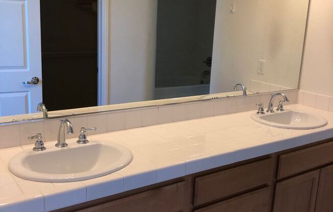 2 beds, 2.5 baths, 1,296 sqft, $3,200, Unit 8714-207