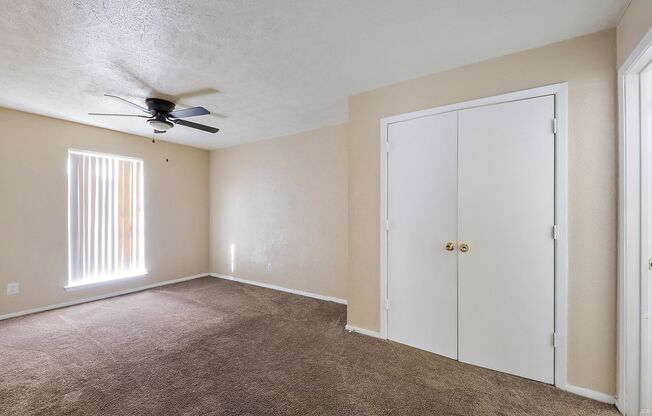 2 beds, 1.5 baths, $1,150, Unit 2053