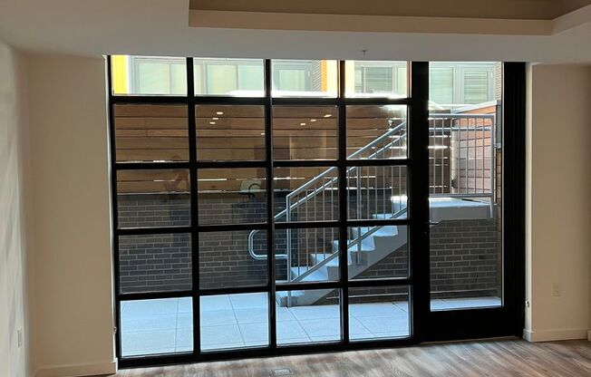 2 Level Luxury Condo w/ Garage - Eckington District