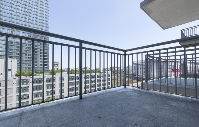 Studio, 1 bath, 380 sqft, $3,150, Unit 11-E