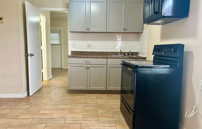 1 bed, 1 bath, 495 sqft, $1,295, Unit 6