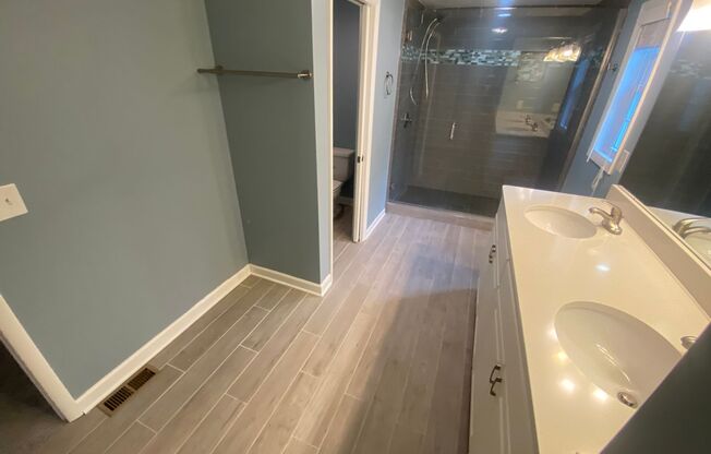4 beds, 2.5 baths, $4,199