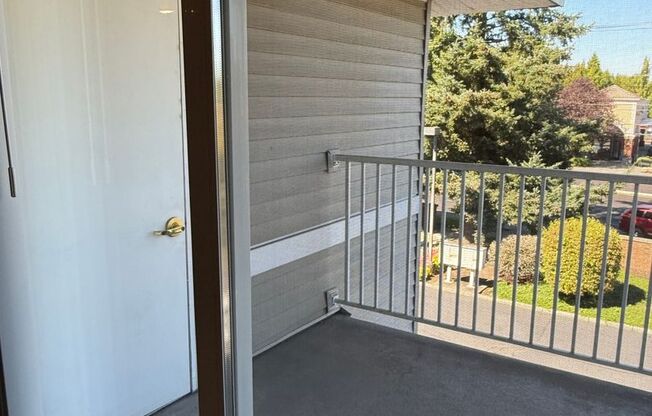 1 bed, 1 bath, 750 sqft, $1,300, Unit 306